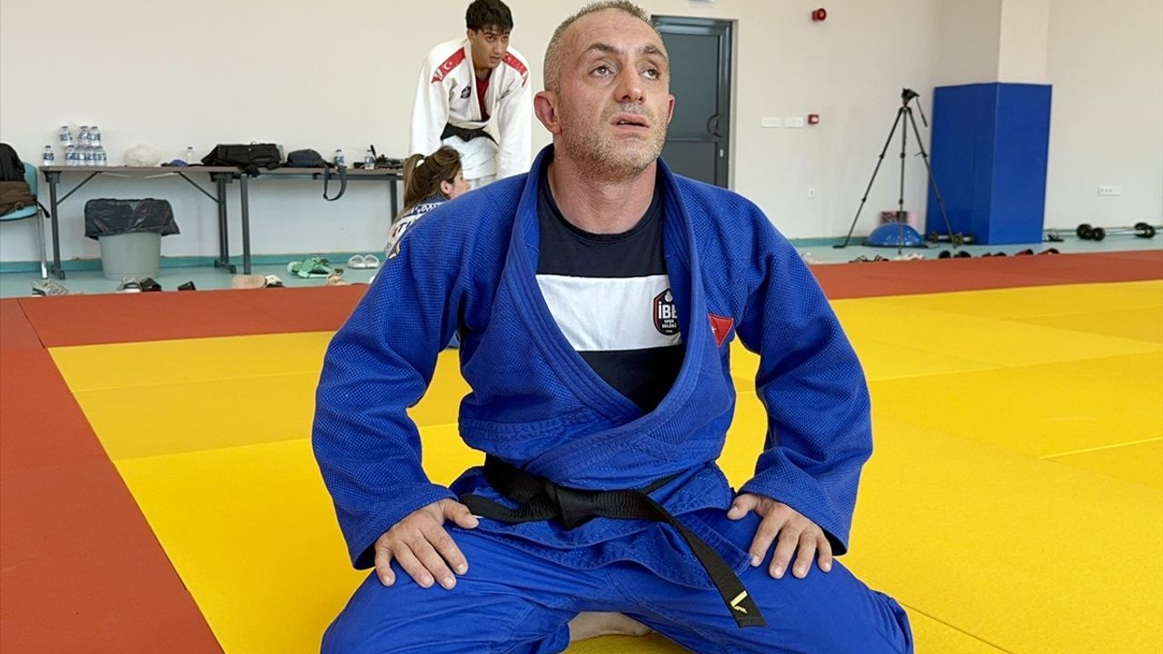 Görme Engelli Judocu Gökçe Yavuz, Paris 2024'de Altın Madalya İçin Mücadele Edecek