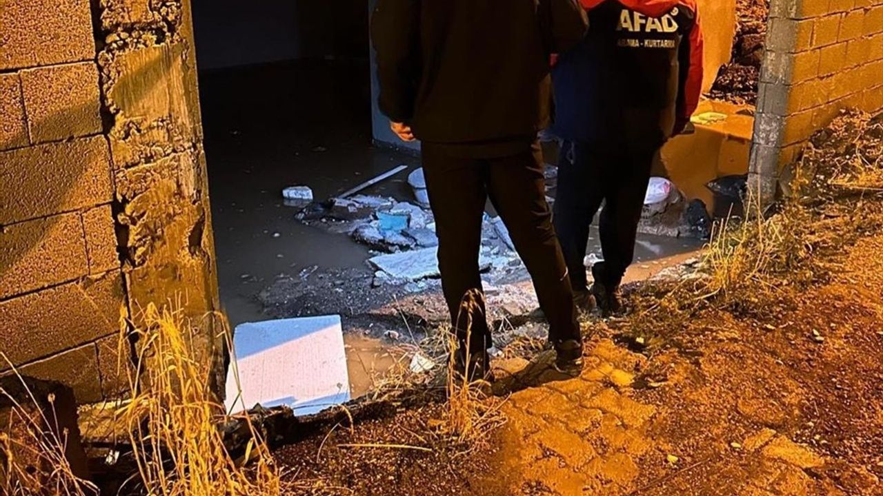 Gürün'de Sağanak Sel Felaketi: 8 Ev Zarar Gördü