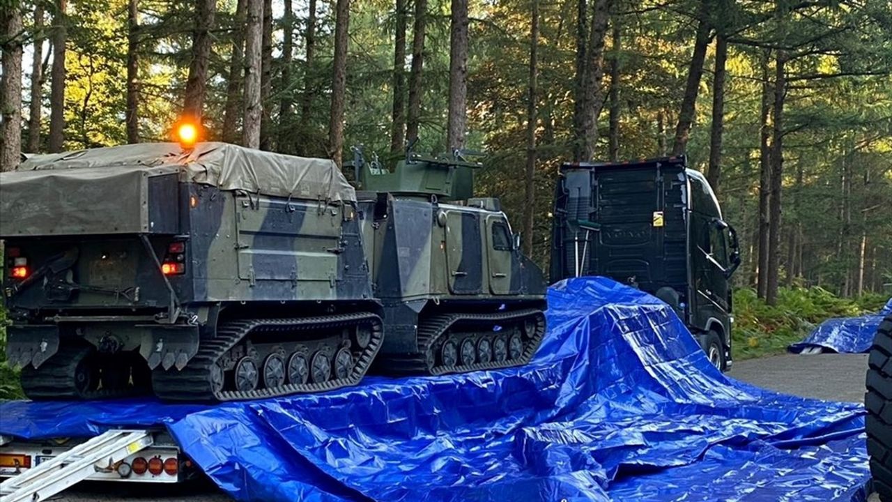 Hollanda, Ukrayna'ya 28 Zırhlı Araç Gönderdi