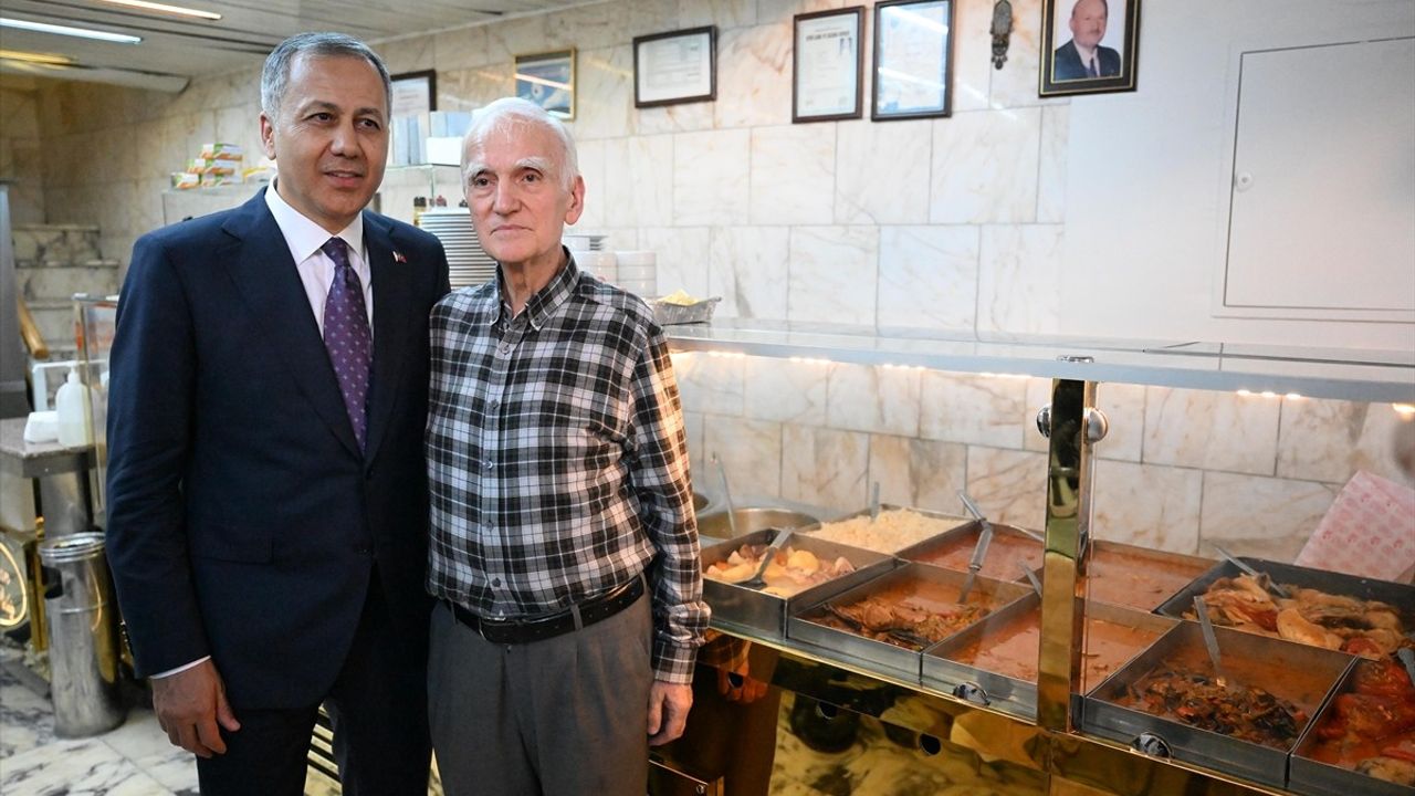 İçişleri Bakanı Yerlikaya, Edirne'de Esnafı Ziyaret Etti