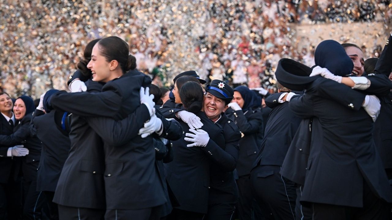 İçişleri Bakanı Yerlikaya, POMEM Mezuniyet Töreninde Güvenlik Mesajları Verdi