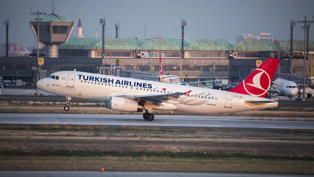 Türk Hava Yolları Yeni Personel Alımları Başlattı: 1999 tarihinden sonra doğanlar başvurabilecek!