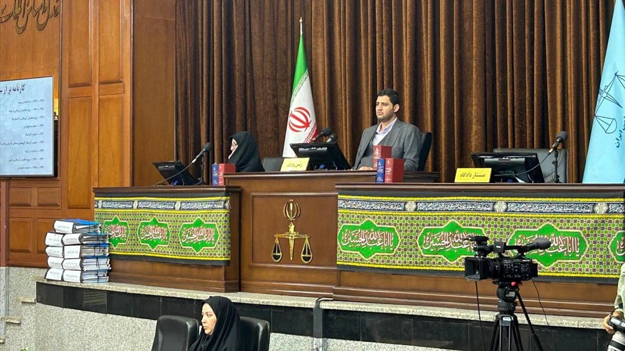 İran 1953 Darbesi İçin ABD'ye Dava Açtı