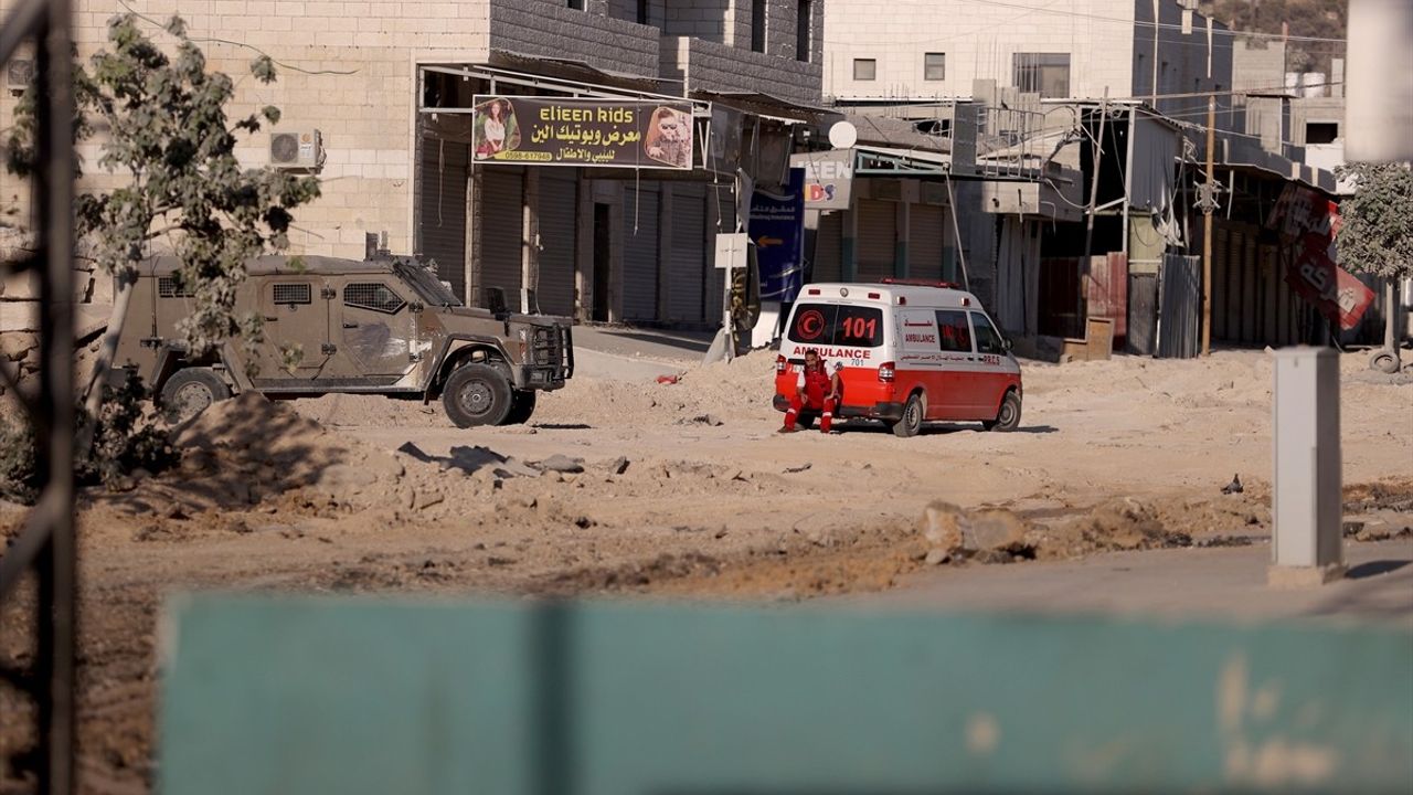 İsrail'in Batı Şeria'daki Saldırıları: Bölgesel Kontrol ve İnsani Kriz