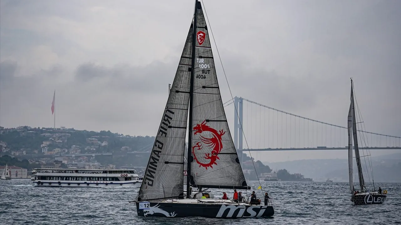 İstanbul Boğazı'nda 30 Ağustos TAYK BMW Borusan Otomotiv Zafer Kupası Yat Yarışı Gerçekleşti