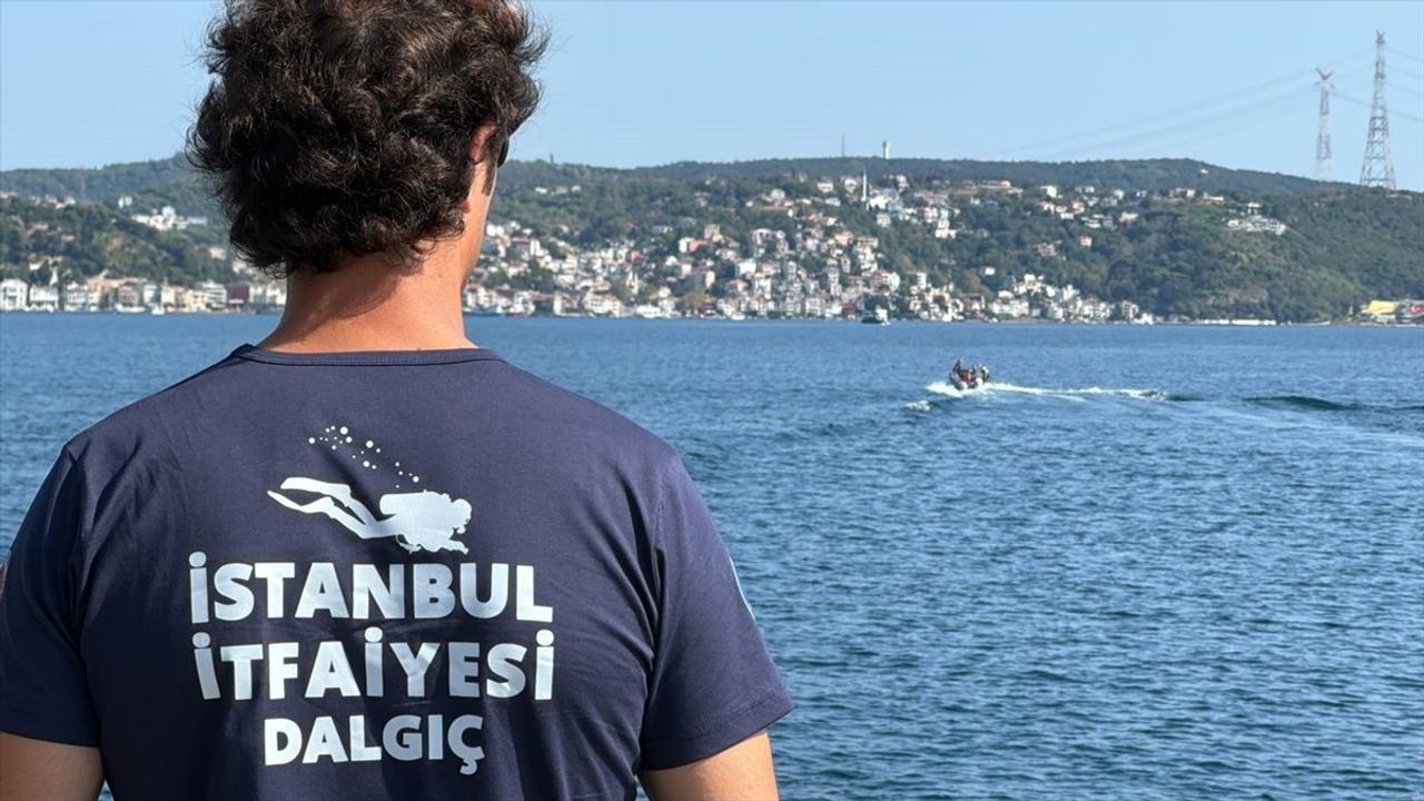İstanbul Boğazı'nda Batık Tekne Kazasında Arama Çalışmaları Devam Ediyor