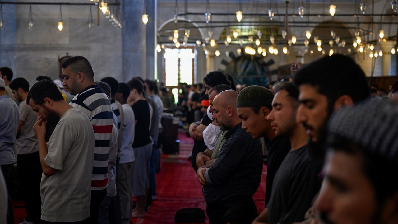 İstanbul'da İsmail Heniyye İçin Gıyabi Cenaze Namazı