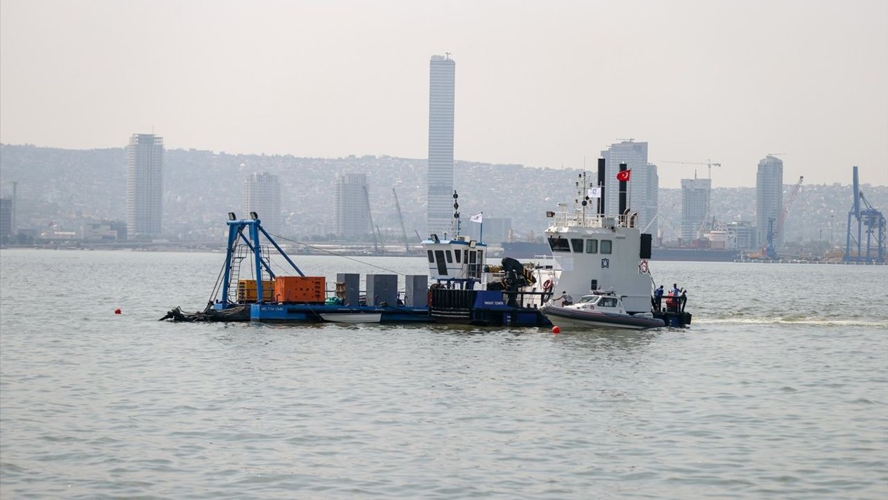 İzmir Körfezi'nde Devam Eden Balık Ölümleri
