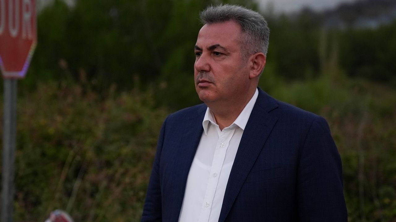 İzmir Menderes'teki Orman Yangını Üzerine Vali Elban'dan Açıklama