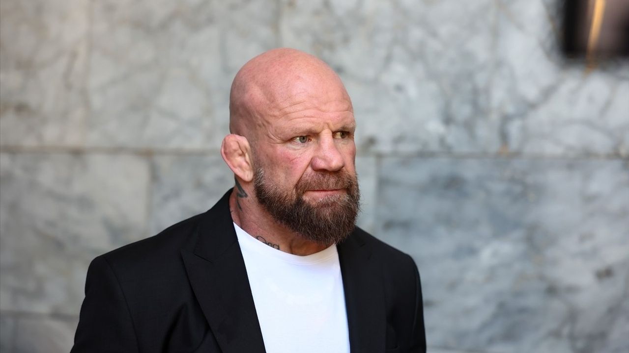 Jeff Monson, İlk Cuma Namazını TBMM'de Kıldı