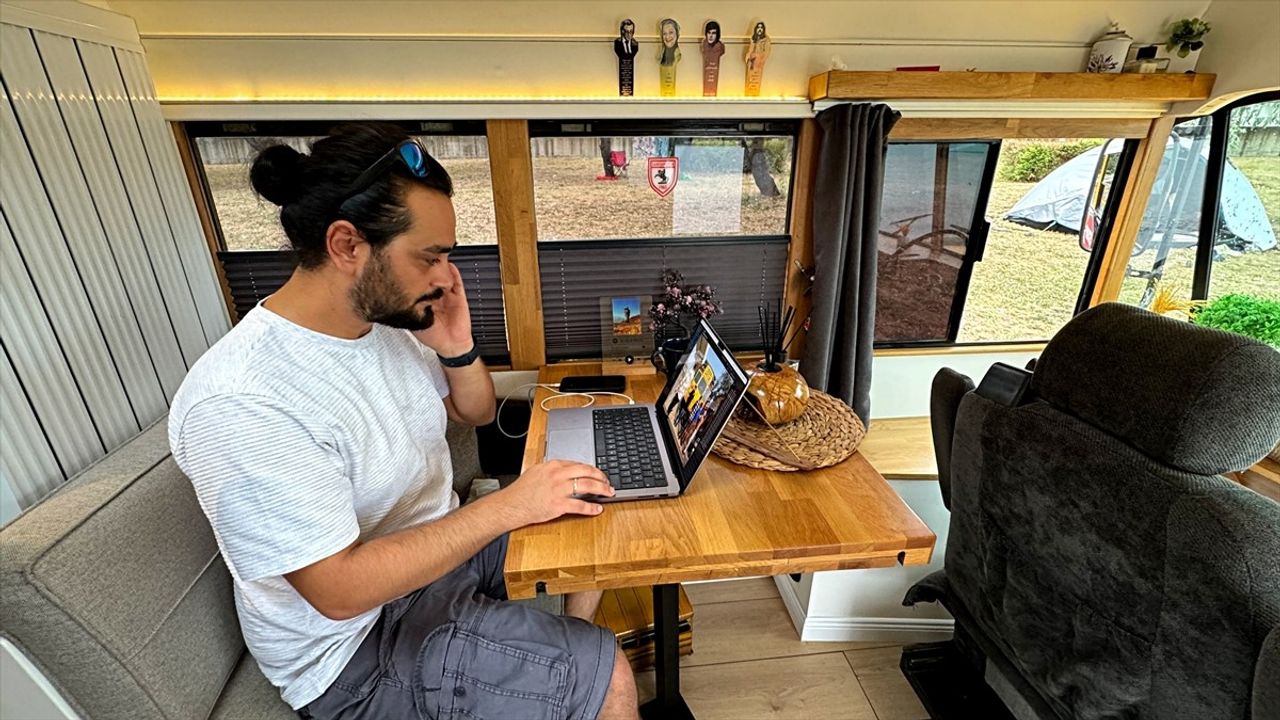 Kadir Mert'in School Bus Macerası: 25 Bin Kilometre Yolculuk