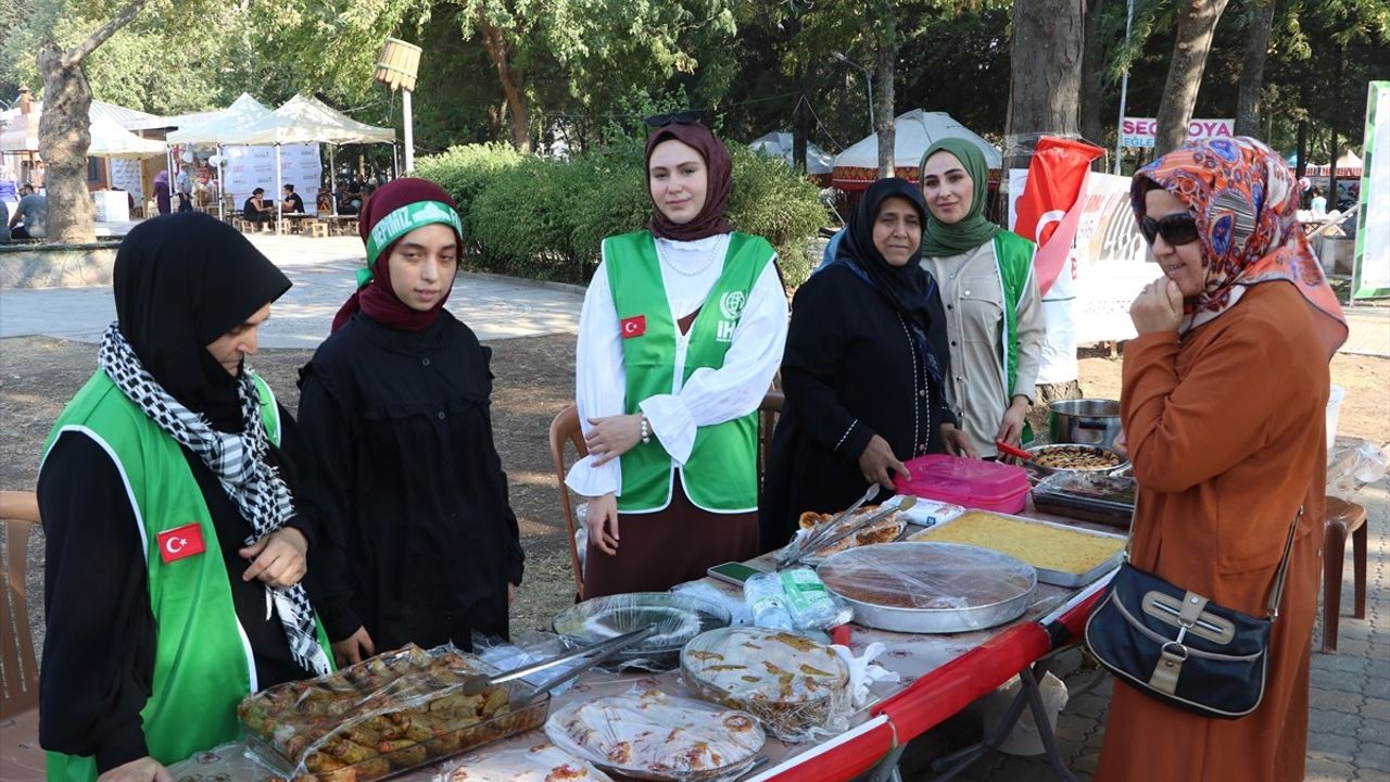 Kahramanmaraş’ta Gazze İçin Hayır Kermesi Düzenlendi