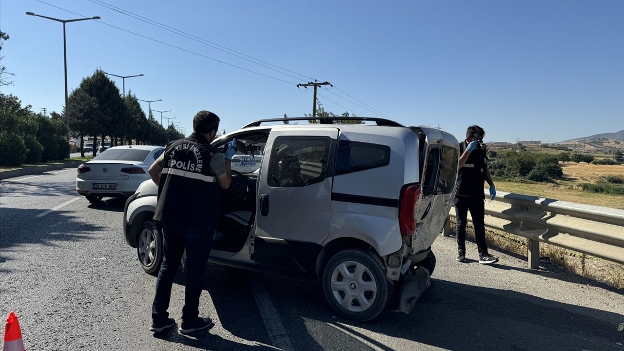 Kahramanmaraş'ta Trafik Kazası: 1 Ölü, 2 Yaralı