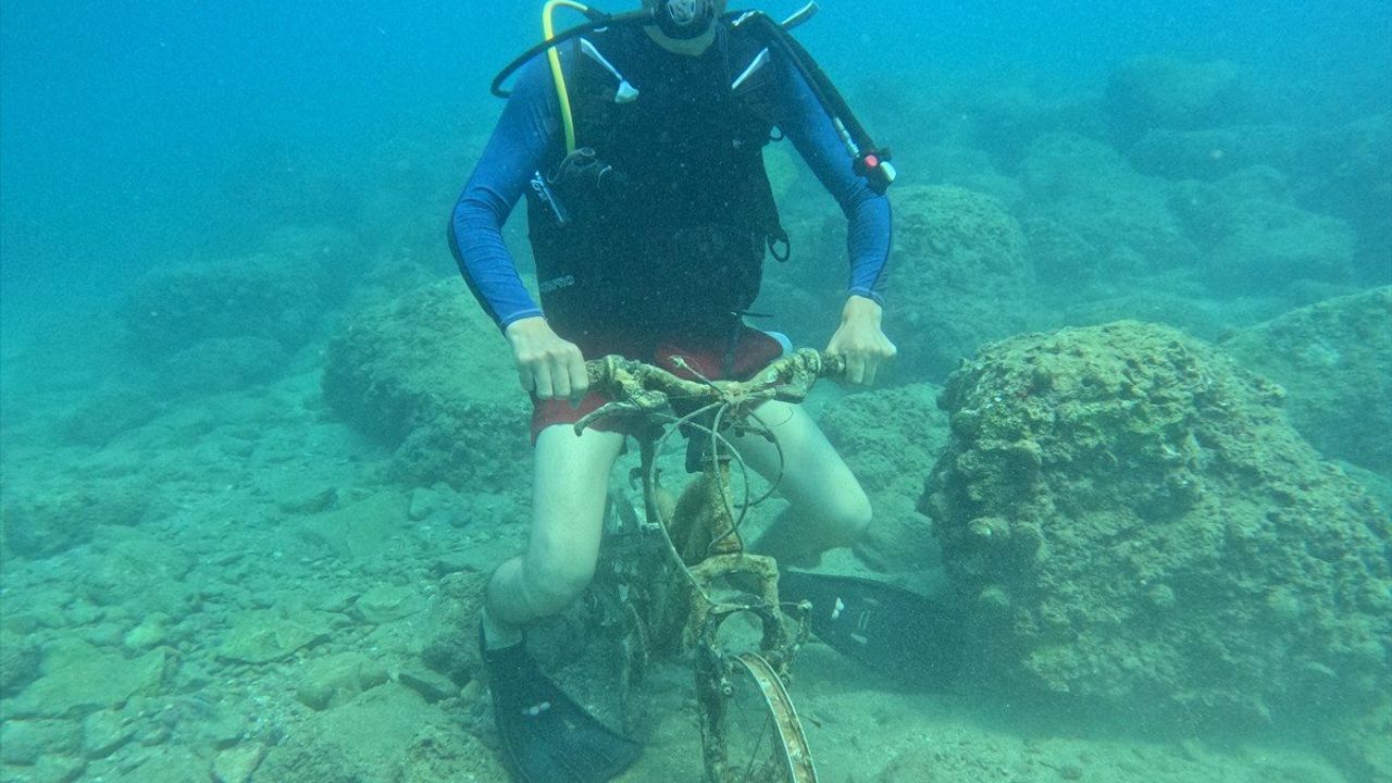 Kaleiçi'de Dalış Tutkusu: Antalya'nın Su Altı Cennetine Yolculuk