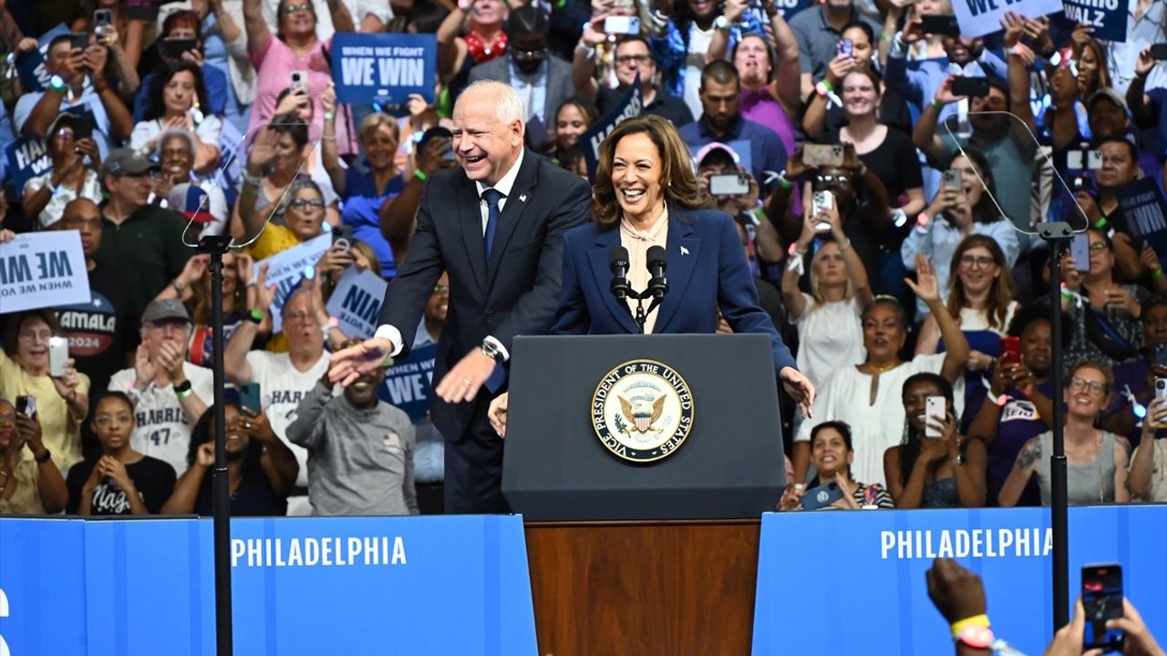 Kamala Harris, Başkan Yardımcısı Adayı Olarak Tim Walz'u Seçti