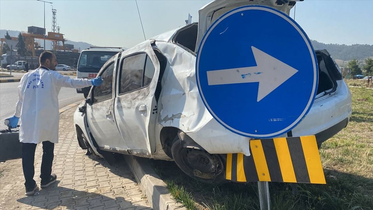 Karabük'te Polisin 'Dur' İhtarına Uymayan Sürücü Kaza Yaptı