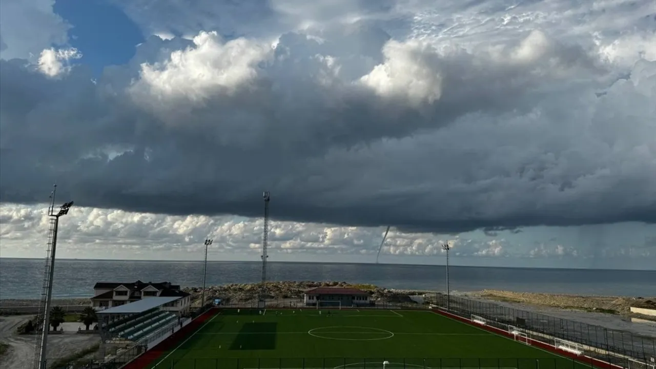 Karadeniz'de Hortum Olayı: Çatalzeytin'deki Etkileyici Anlar
