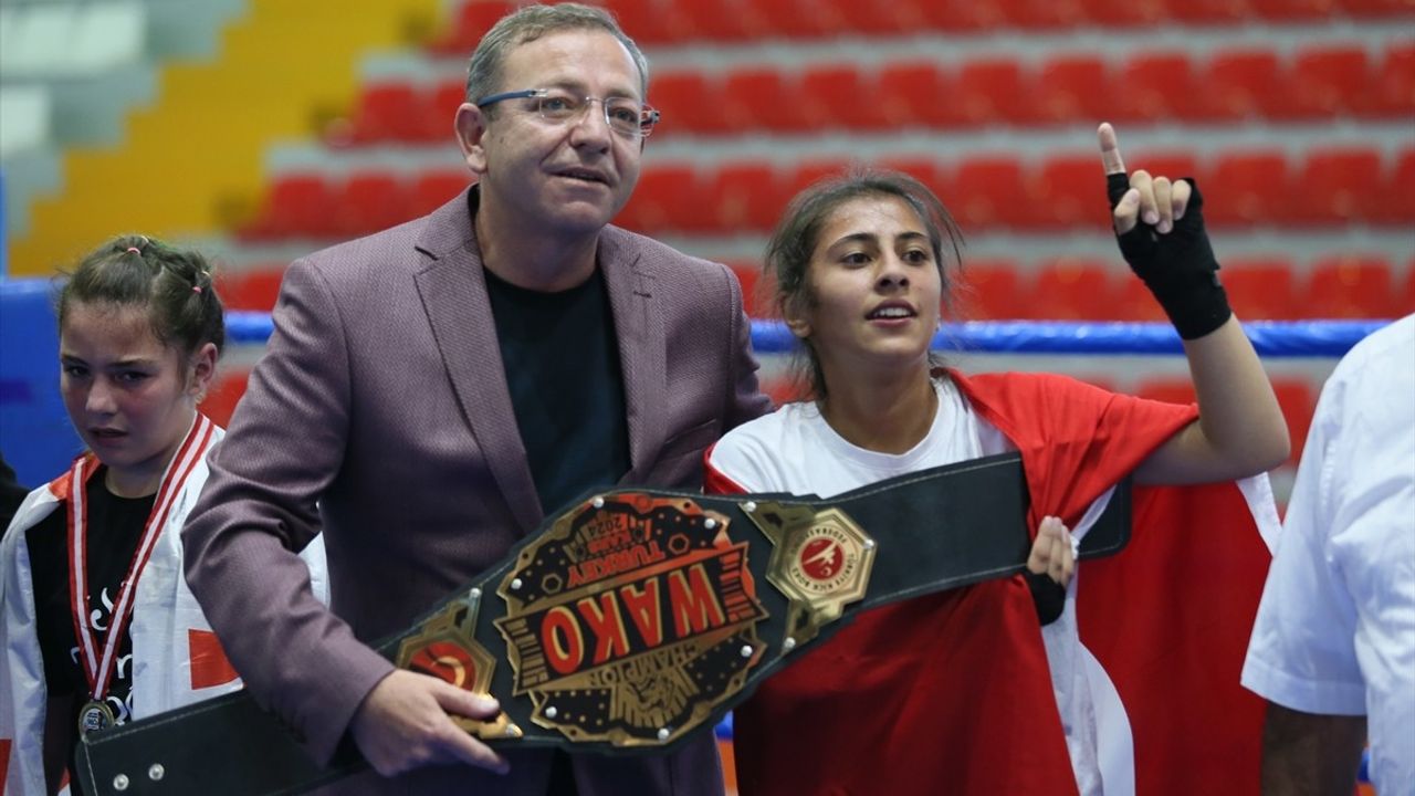 Kars'ta 4 Ülkeden Sporcuların Katıldığı Kickboks Turnuvası