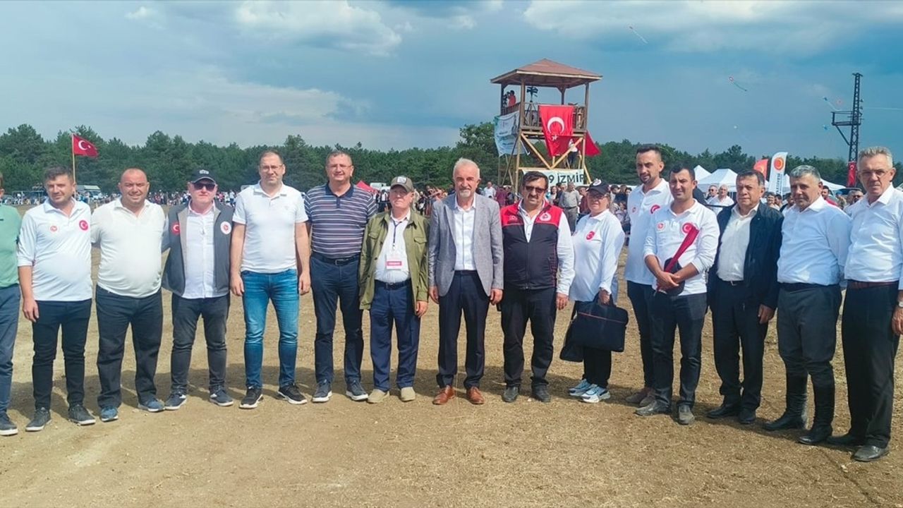 Kastamonu'da 33. Geleneksel Atatürk ve İstiklal Kupası At Yarışları