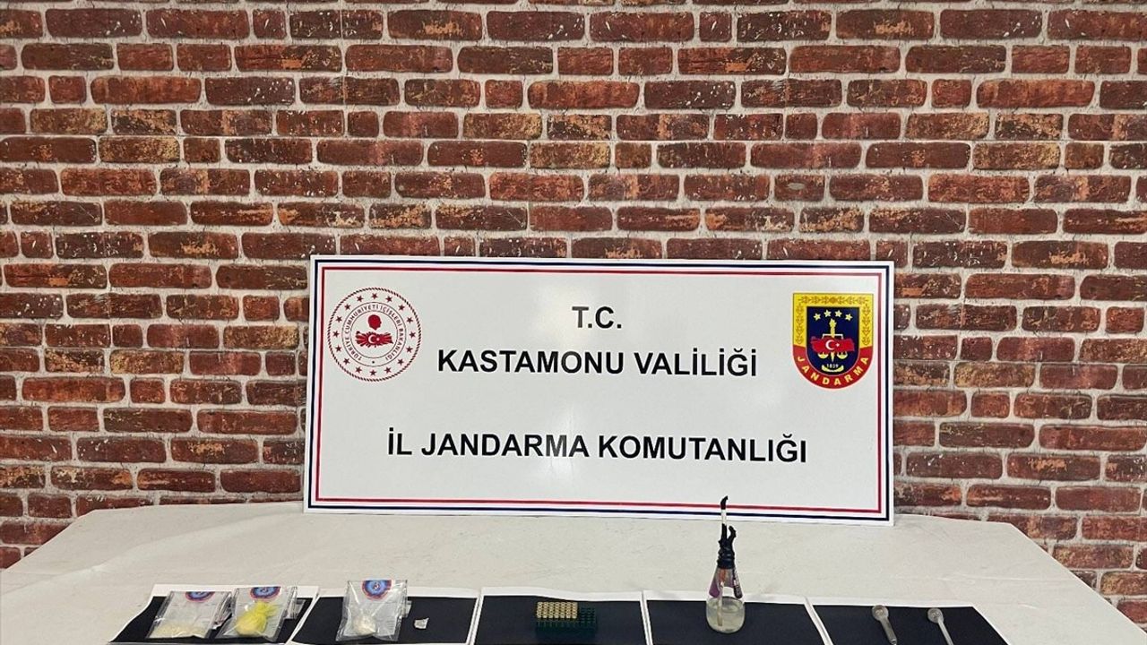 Kastamonu'da Uyuşturucu Operasyonu: İki Şüpheli Yakalandı