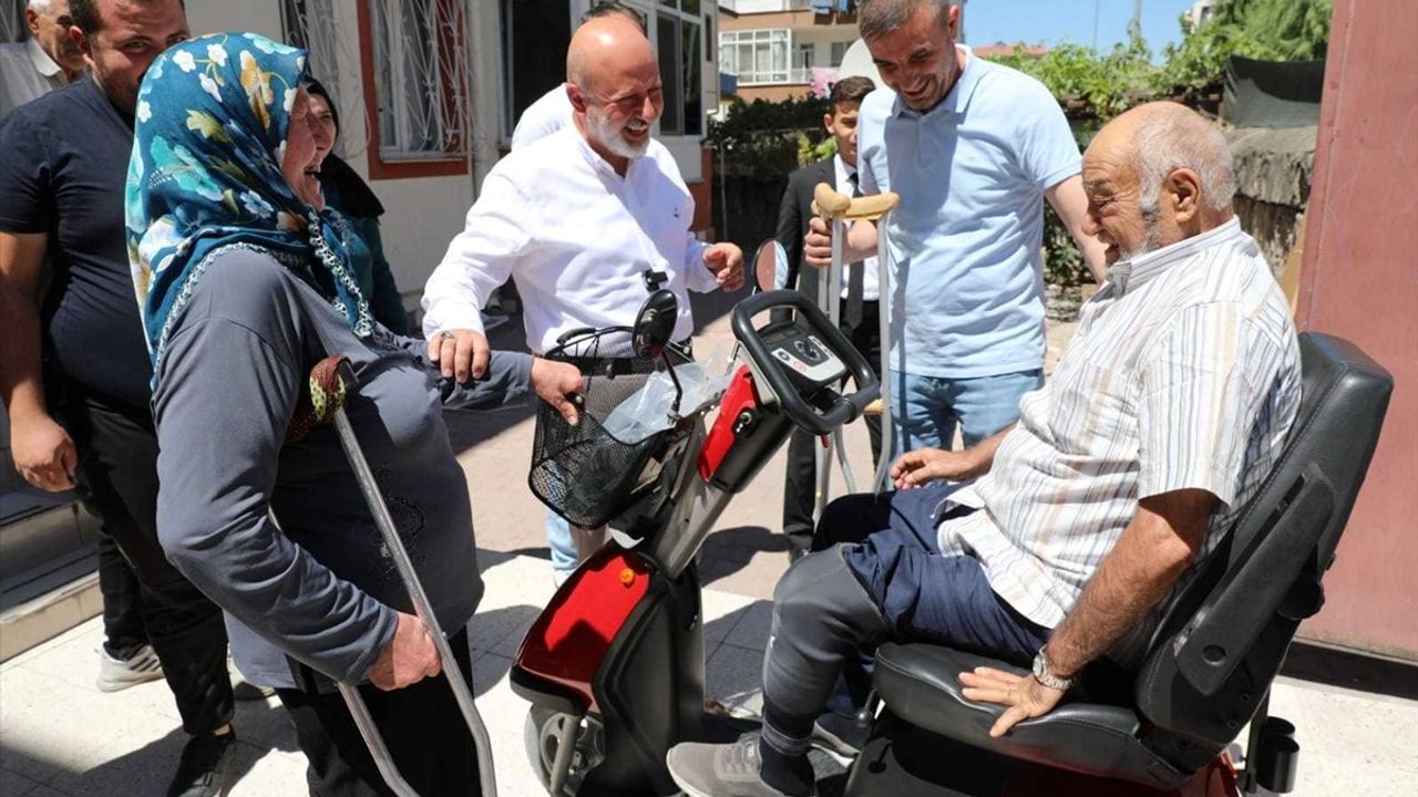 Kayseri'de Engelli Çifte Akülü Araç Desteği