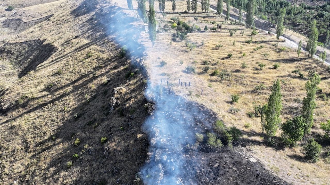 Kayseri'de Otluk Alanda Yangın Kontrol Altına Alındı