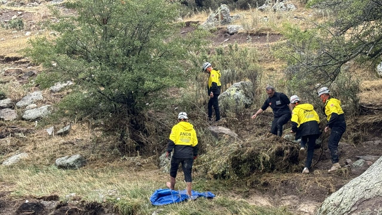 Kayseri'de Sel Felaketi: Kayıp Kişi İçin Arama Çalışmaları Devam Ediyor