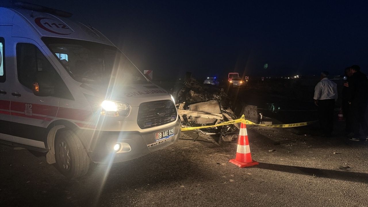 Kayseri'de Trafik Kazası: 4 Ölü, 2 Yaralı
