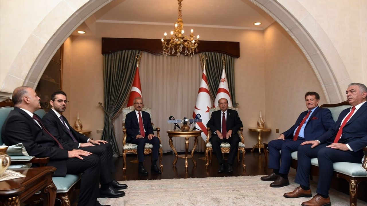 KKTC Cumhurbaşkanı Tatar, Ulaştırma ve Altyapı Bakanı Uraloğlu'nu kabul etti