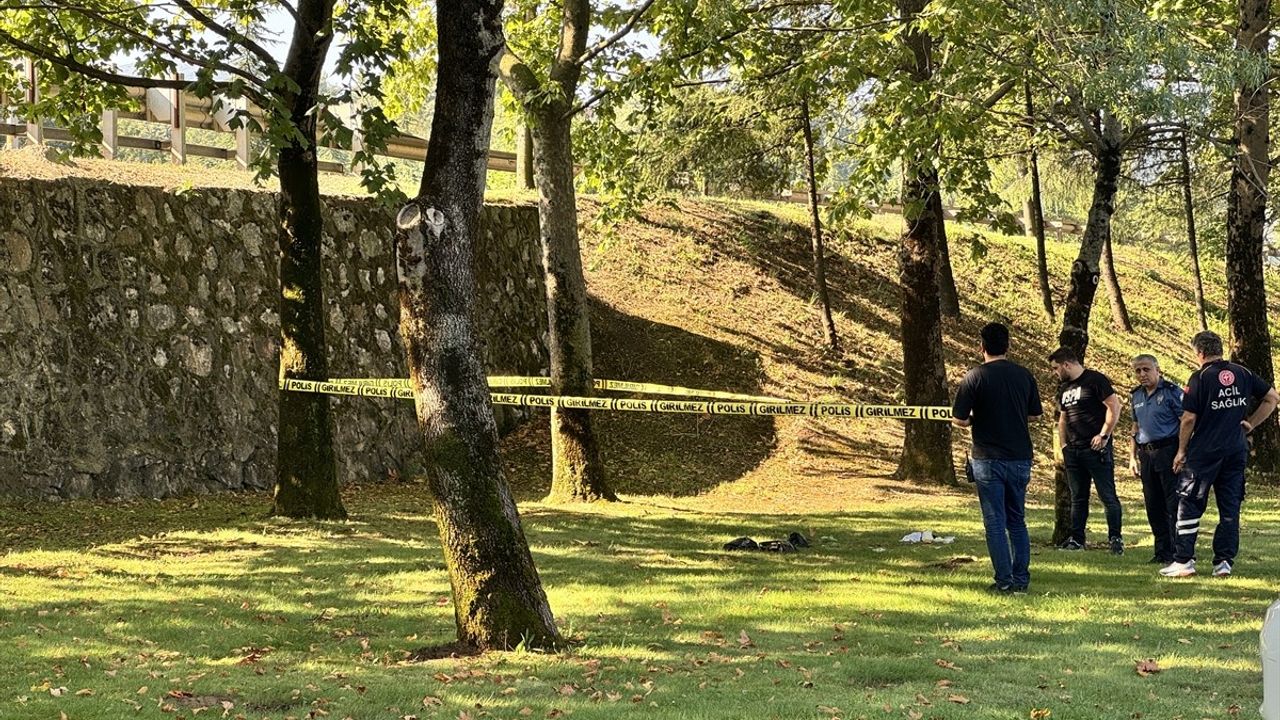 Kocaeli'de Denizde Erkek Cesedi Bulundu