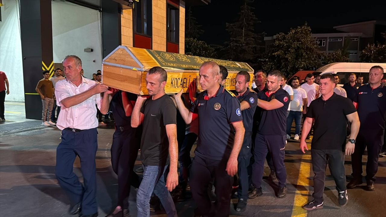 Kocaeli'de Motosiklet Kazası: 1 Ölü, 2 Yaralı