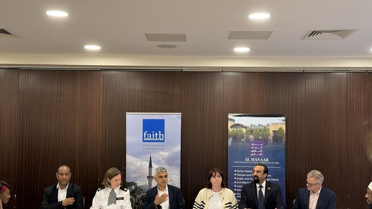 Londra Belediye Başkanı Khan'dan Aşırı Sağcı Şiddete Dikkat Çeken Açıklamalar