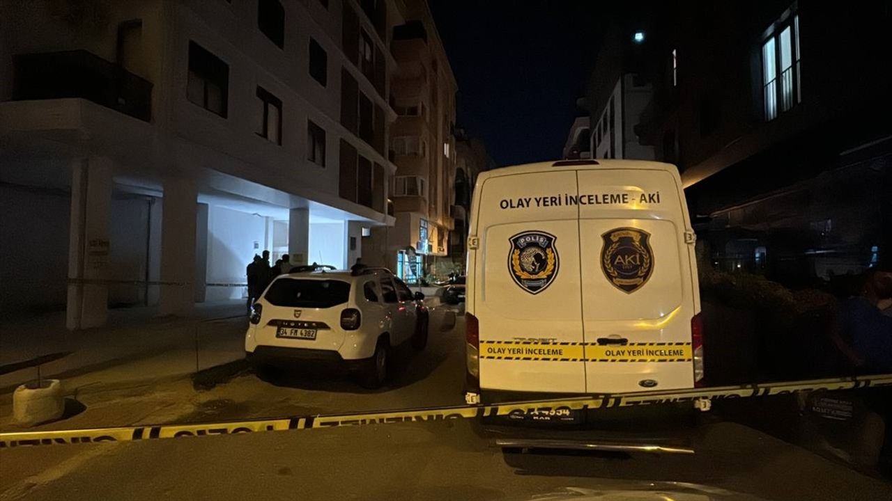 Maltepe'de Tadilat Halindeki Dükkanın Tuvaletinde Erkek Cesedi Bulundu