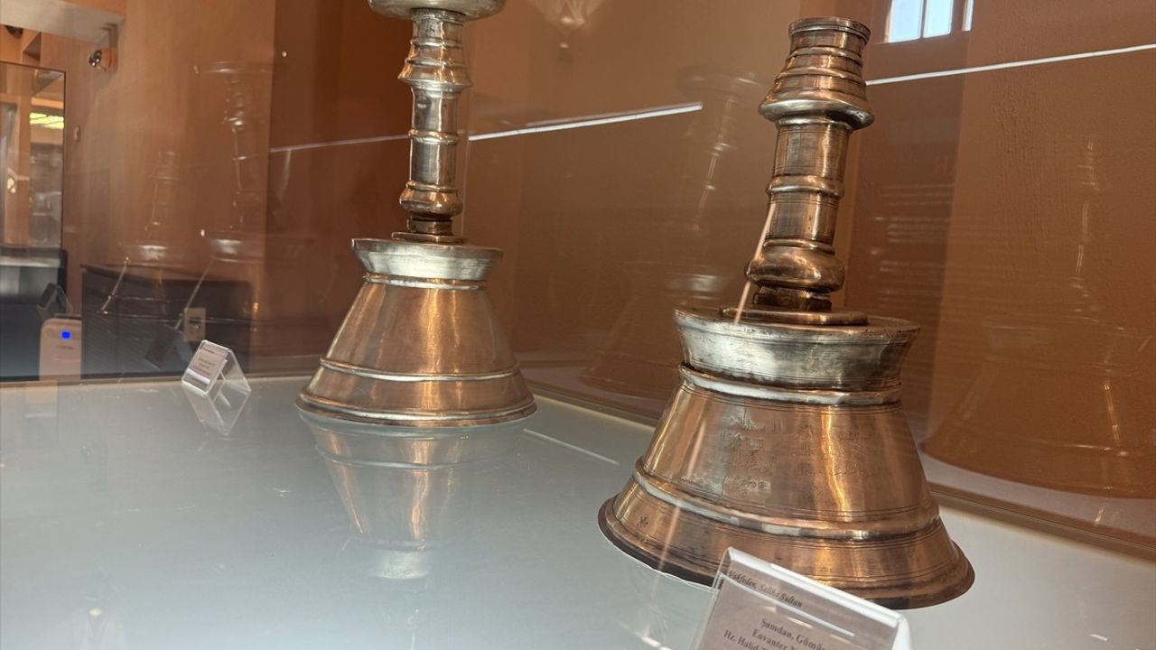 Manevi Aydınlık, Şamdan Sergisi Üsküdar'da Sanatseverlerle Buluştu