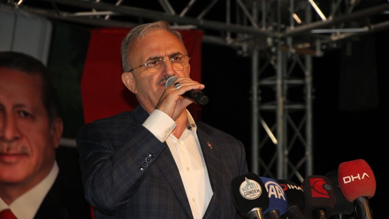 Marmara Depremi'nde Kaybedilenler İçin Anma Töreni