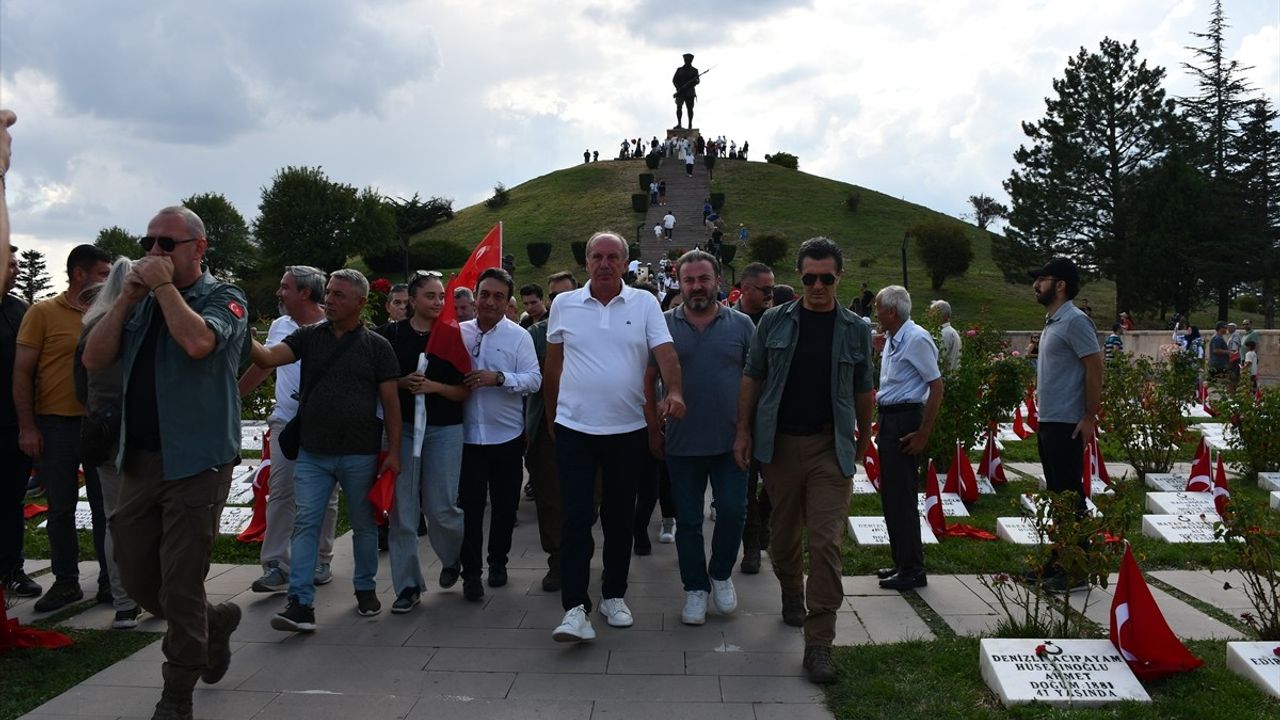 Memleket Partisi Genel Başkanı İnce, Dumlupınar Şehitliği'ni Ziyaret Etti