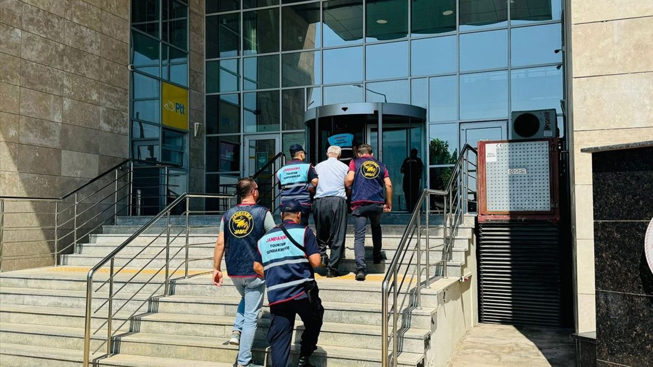 Mersin'de Anız Yangını Çıkartan İki Şüpheli Yakalandı