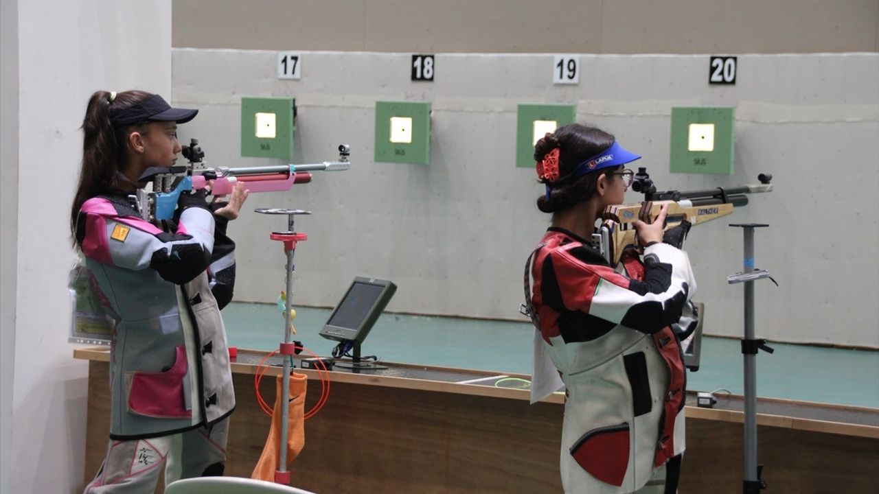 Mersin'de Genç Atıcılara İlham Veren Buluşma