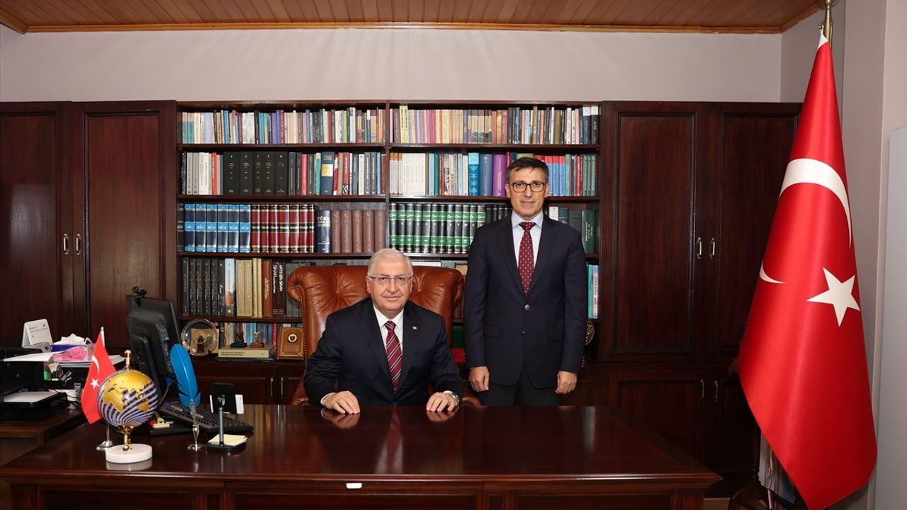 Milli Savunma Bakanı Güler, Endonezya Cumhurbaşkanı Subianto İle Görüştü