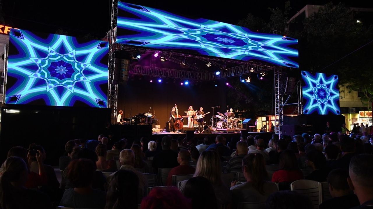 Mitroviça'da Caz Festivali: Müzik Bağları Güçlendiriyor