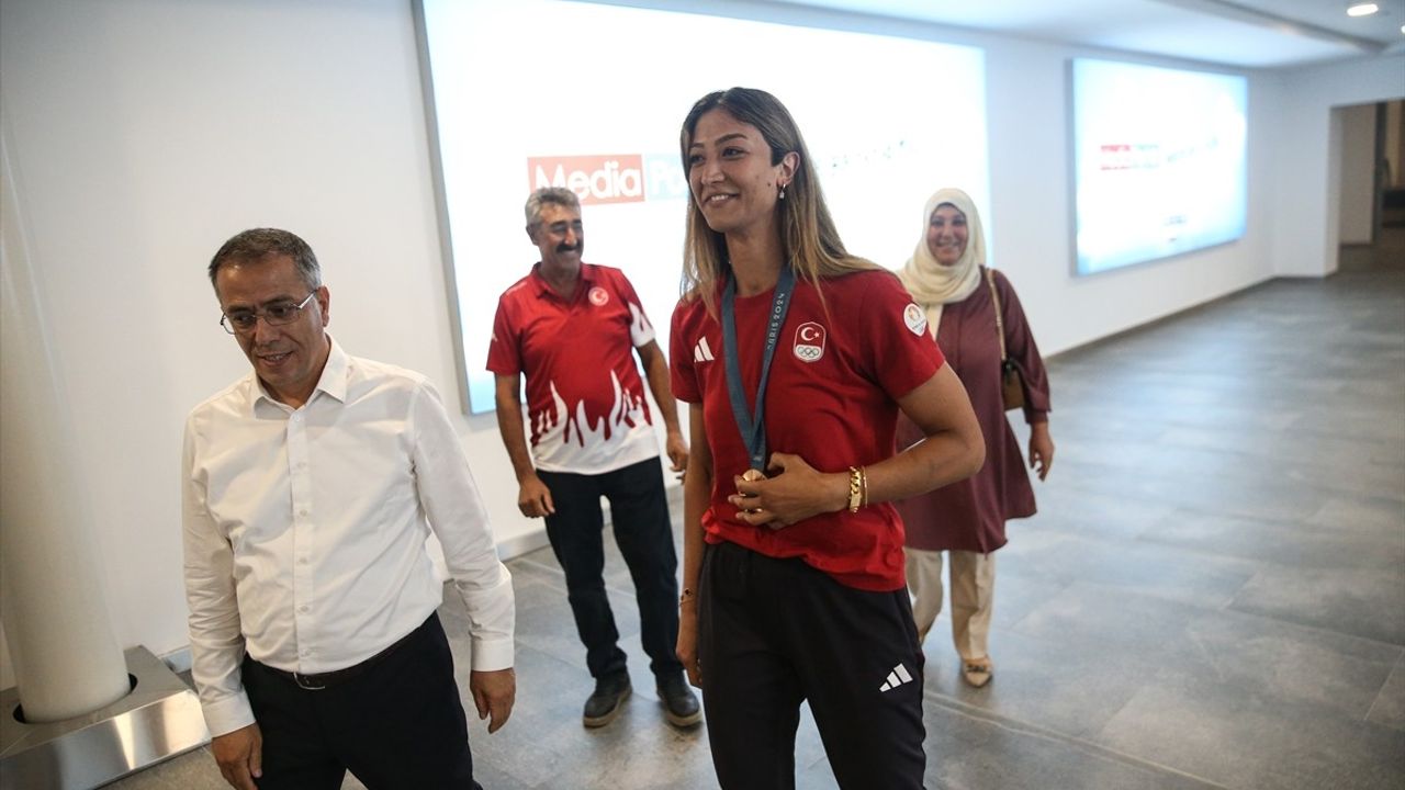 Nafia Kuş Aydın Bronz Madalya ile Döndü: Altın Hedefi