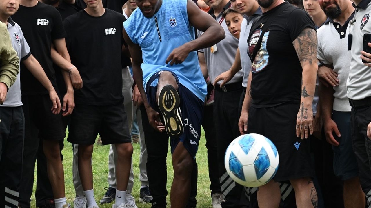 Nwakaeme, Trabzon Futbol Festivali'nde Hayranlarıyla Buluştu