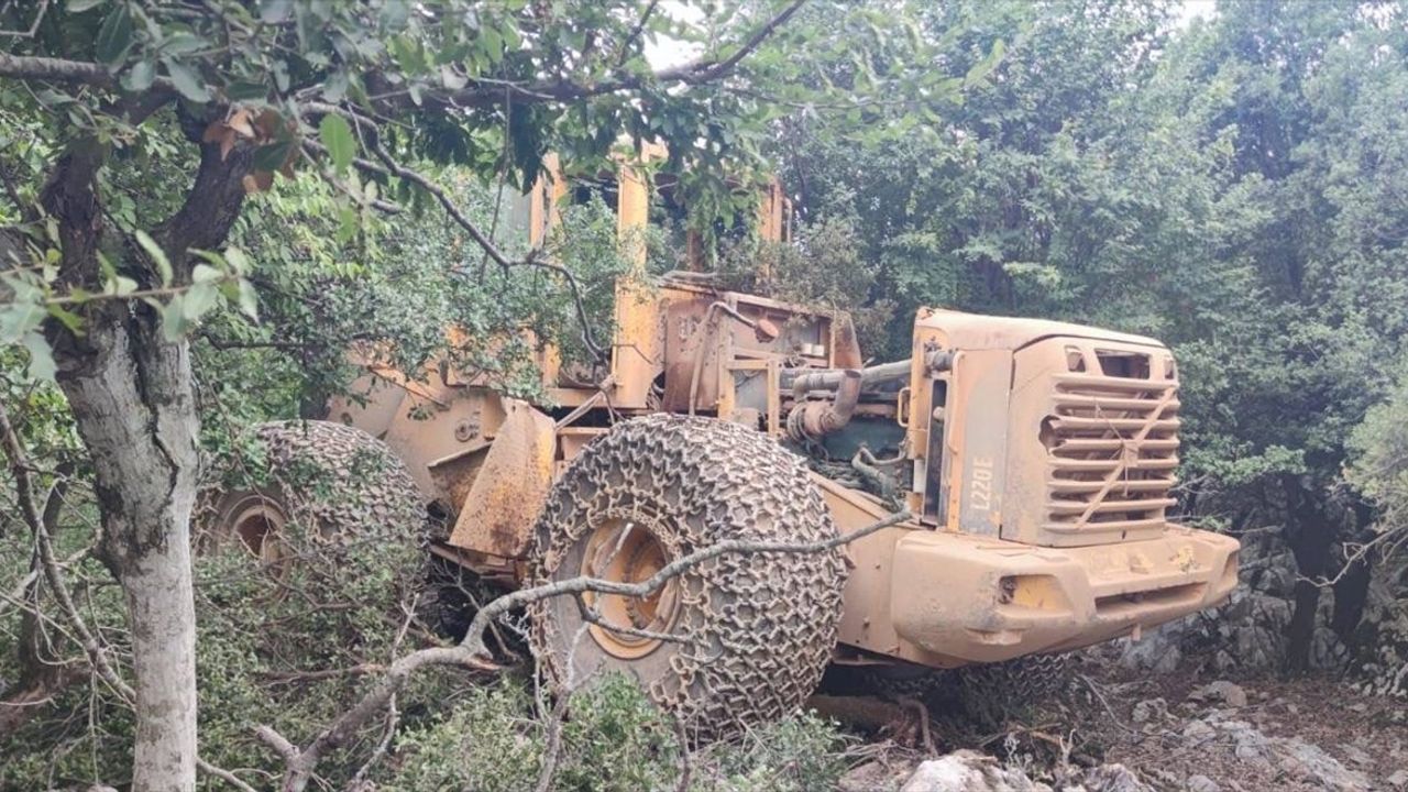 Osmaniye'de Korkunç Kaza: Devrilen Greyderin Altında Kalan Operatör Hayatını Kaybetti