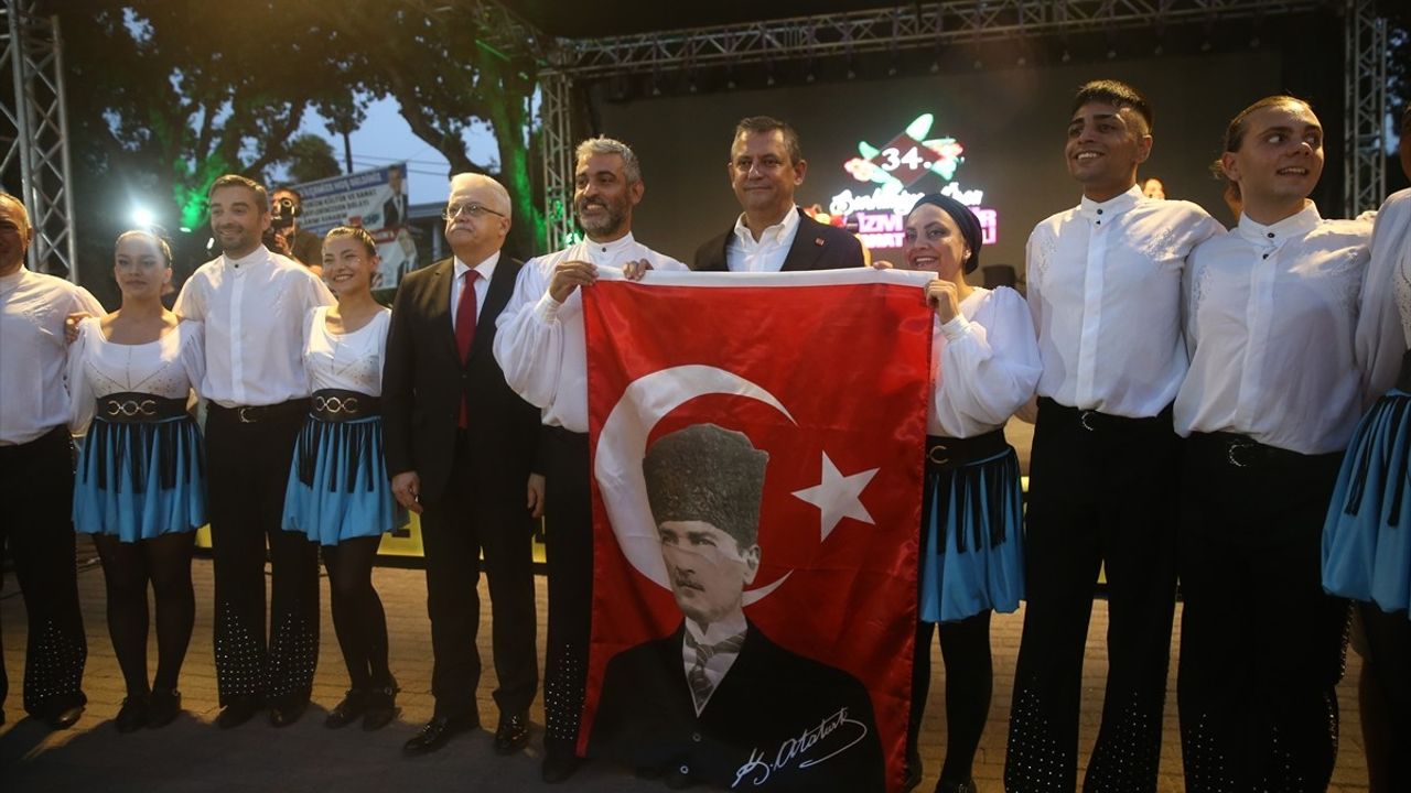 Özgür Özel, Burhaniye-Ören Festivali'nde Eğitim ve Sanat Üzerine Vurgu Yaptı