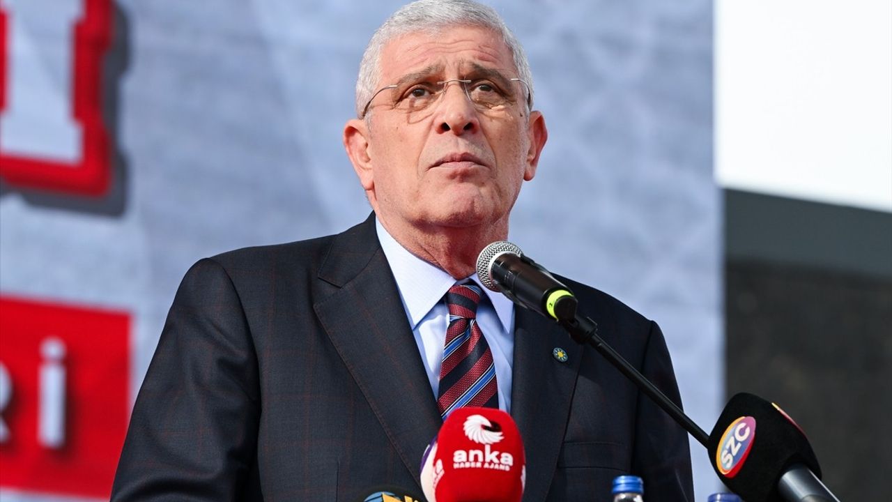 Özgür Özel ve Müsavat Dervişoğlu Taha Akgül Güreşleri'nde