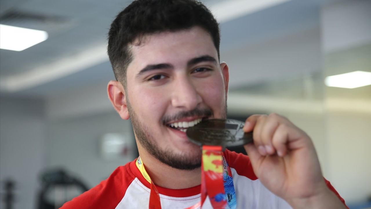 Para Milli Bilek Güreşçisi Abdulsamet Ocakoğlu Dünya Şampiyonu Oldu