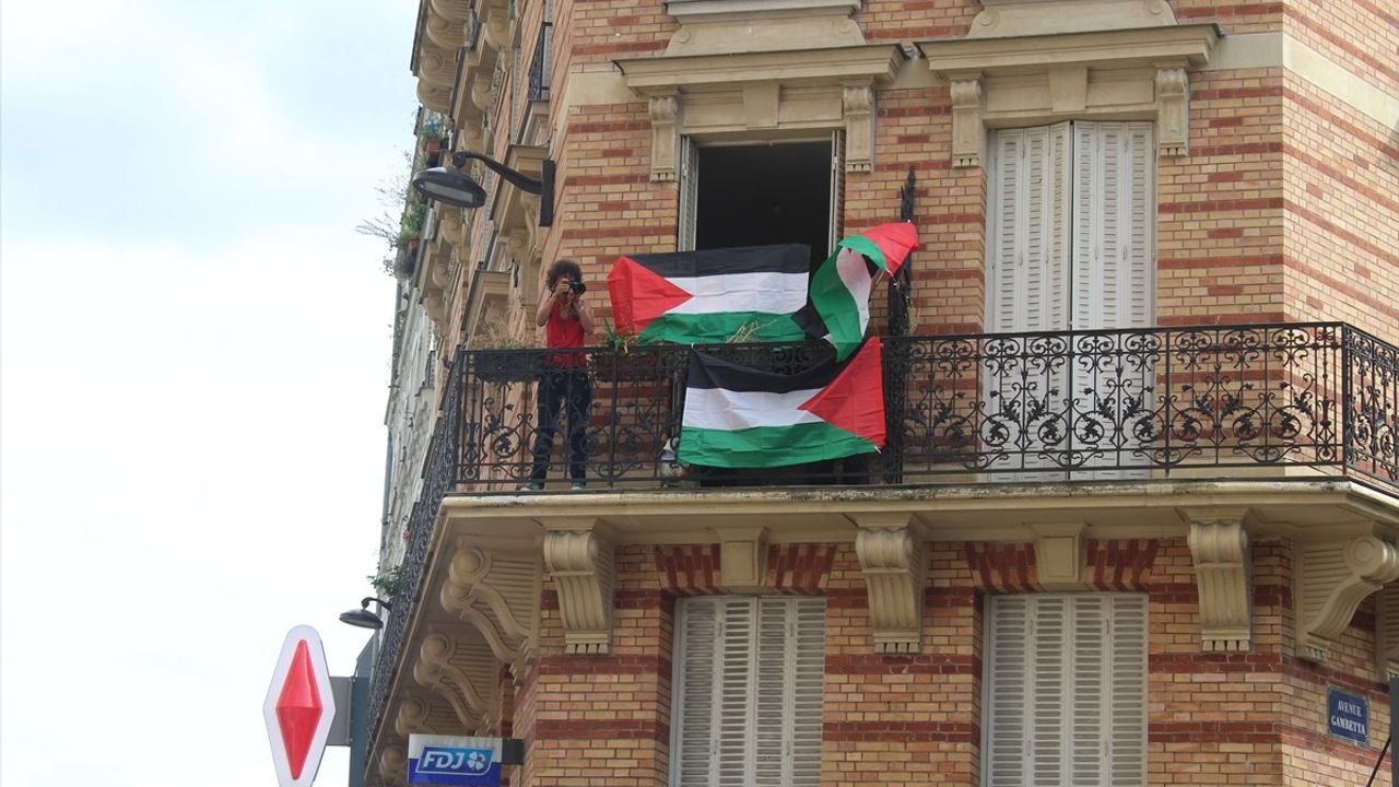 Paris Olimpiyatları'nda Bisiklet Yarışında Filistin'e Destek Gösterileri