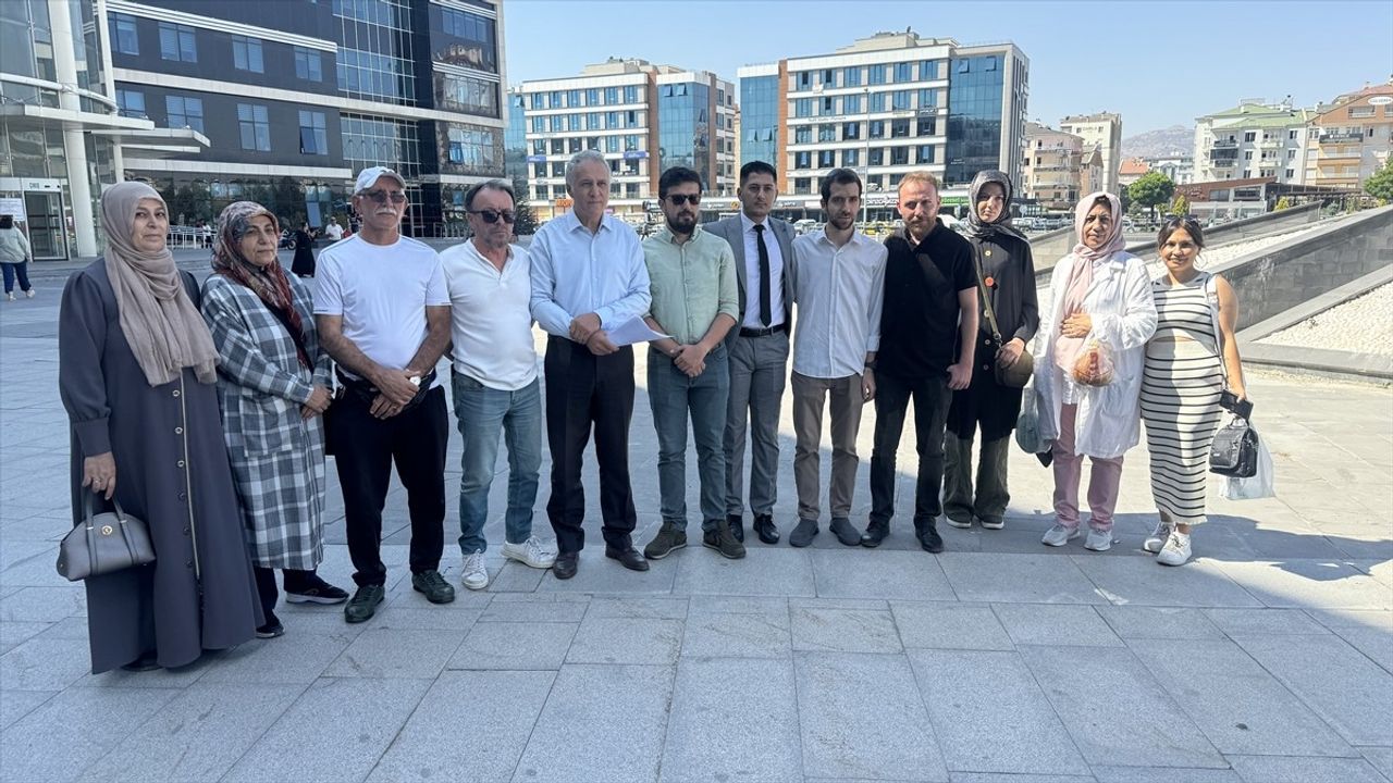 Prof. Dr. Ceyhan'a M Çiçeği Virüsü Açıklamaları Üzerinden Suç Duyurusu