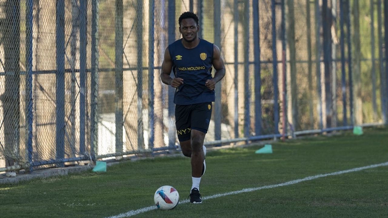 Renaldo Cephas Ankaragücü'nde Antrenmana Katıldı