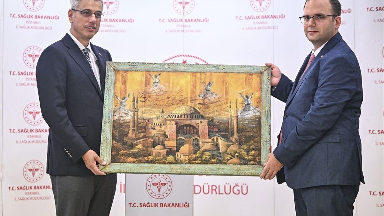 Sağlık Bakanı Kemal Memişoğlu'ndan Devir Teslim Törenine Katılım